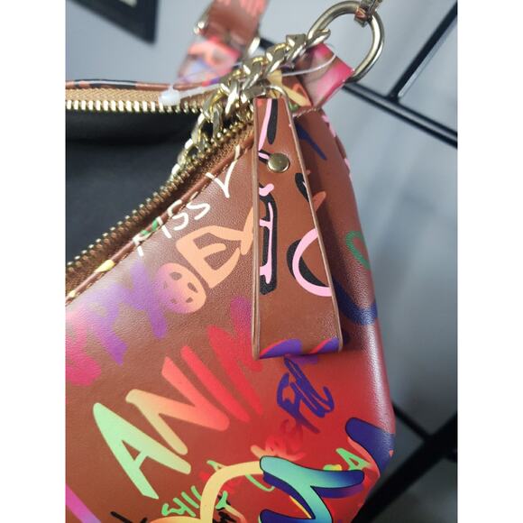 Multicolor Graffiti Clutch Bag With Gold Color Chain Faux Leather - Picture 5 of 6